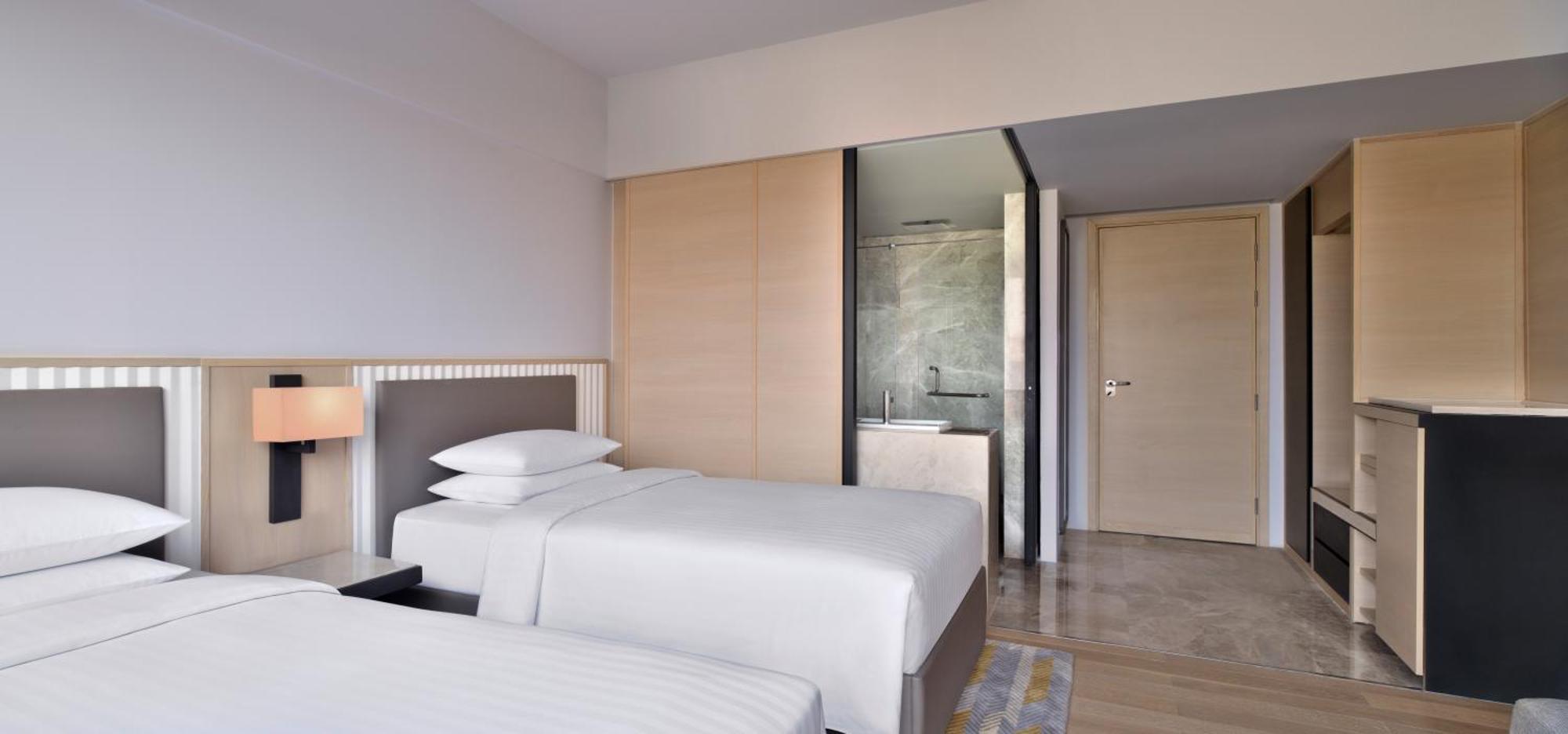 Courtyard By Marriott Ahmedabad Sindhu Bhavan Road Extérieur photo